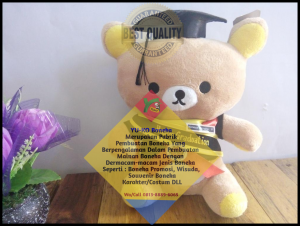 Industri Boneka Wisuda.