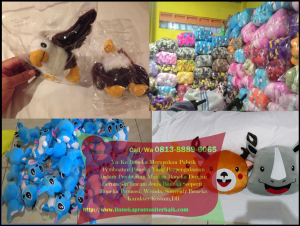Industri Boneka Wisuda